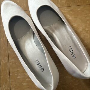 Vaneli Women's Cream Flats